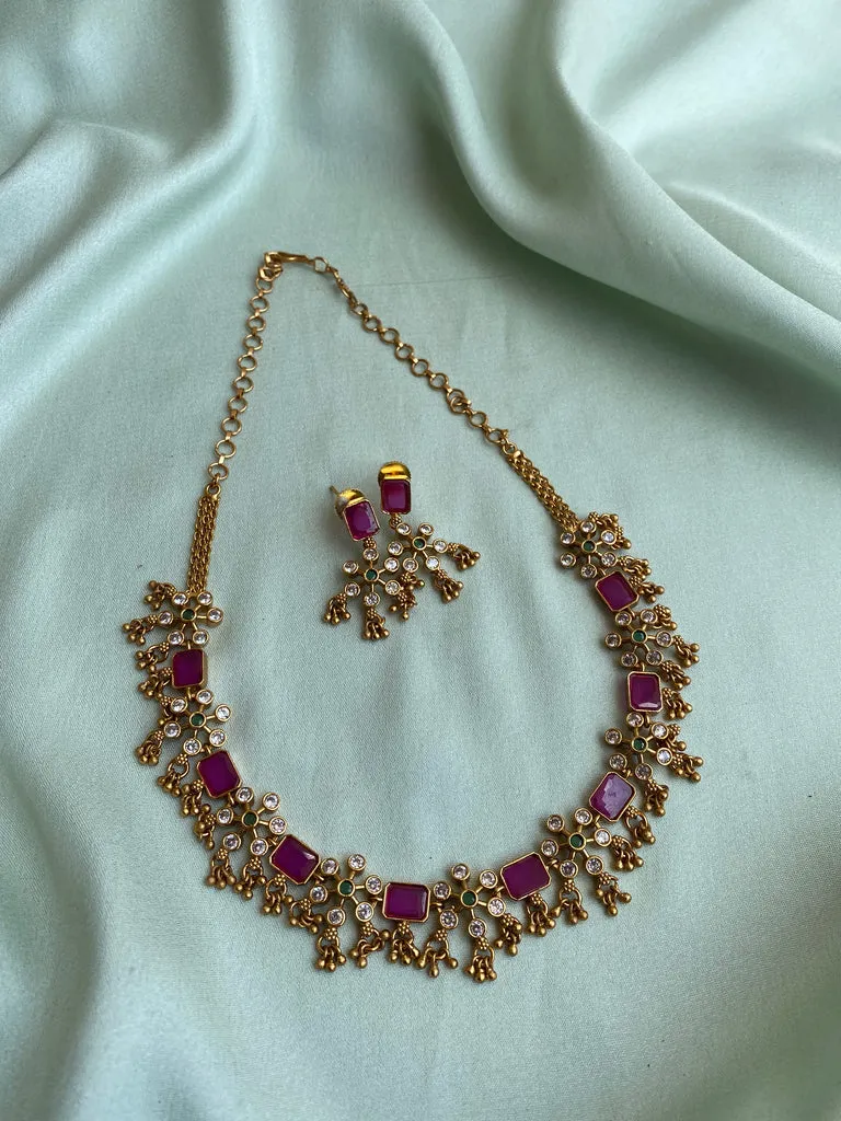 Floral Kemp Guttaspusalu Necklace set